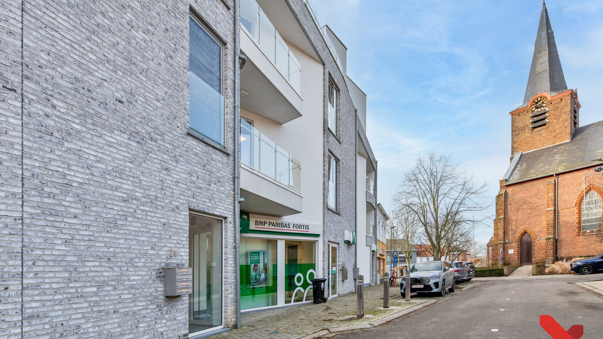 Ben je op zoek naar een modern, instapklaar appartement op een rustige en toch centrale locatie? Dit recente pareltje van 71m² (cfr EPB) uit 2019 in het hart van Rotselaar heeft alles in huis om jouw nieuwe thuis te worden. Kom binnen, laat je verrassen 