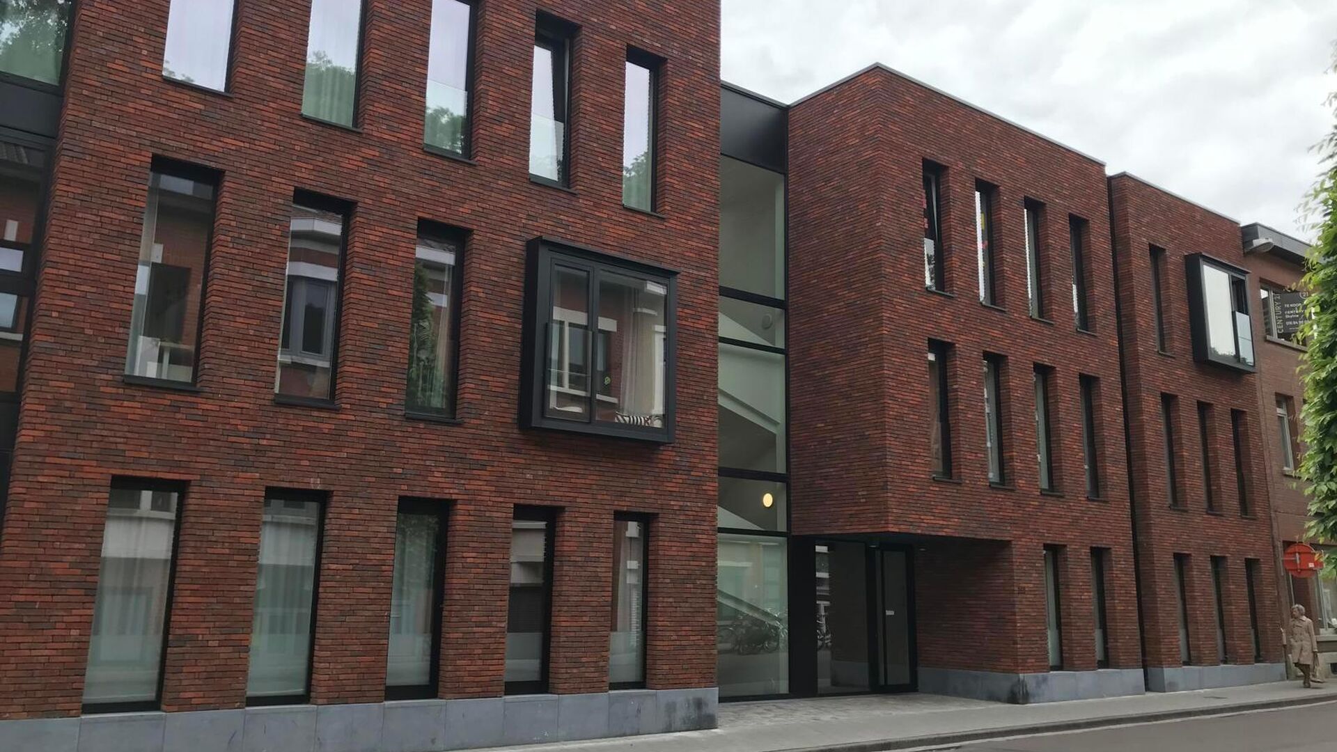 Chambres d'étudiants situées dans la résidence d'étudiants ACE au 266 Ridderstraat. Cette chambre dispose de sa propre salle de bain et est meublée d'un lit, d'un bureau, d'une étagère, d'une armoire et d'un réfrigérateur. Chaque couloir dispose 