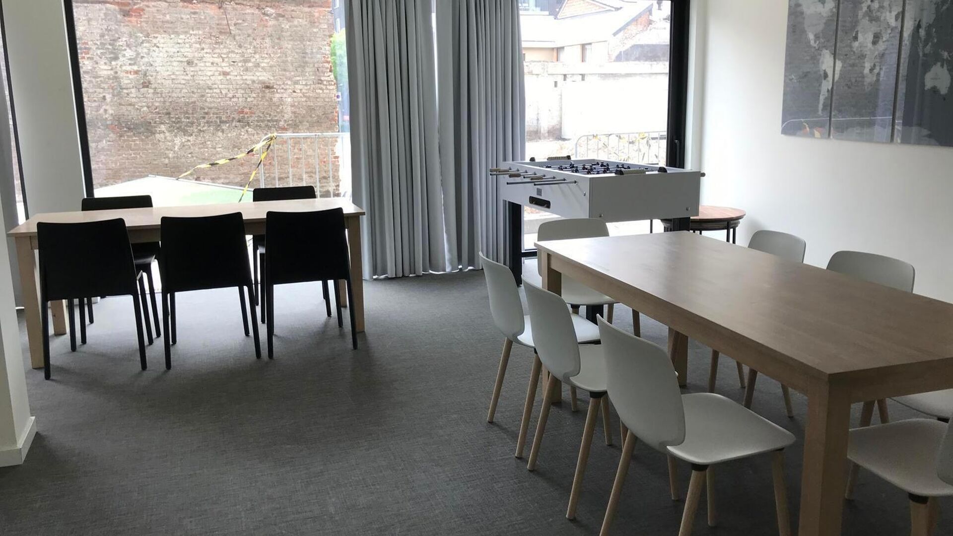 Chambres d'étudiants situées dans la résidence d'étudiants ACE au 266 Ridderstraat. Cette chambre dispose de sa propre salle de bain et est meublée d'un lit, d'un bureau, d'une étagère, d'une armoire et d'un réfrigérateur. Chaque couloir dispose 