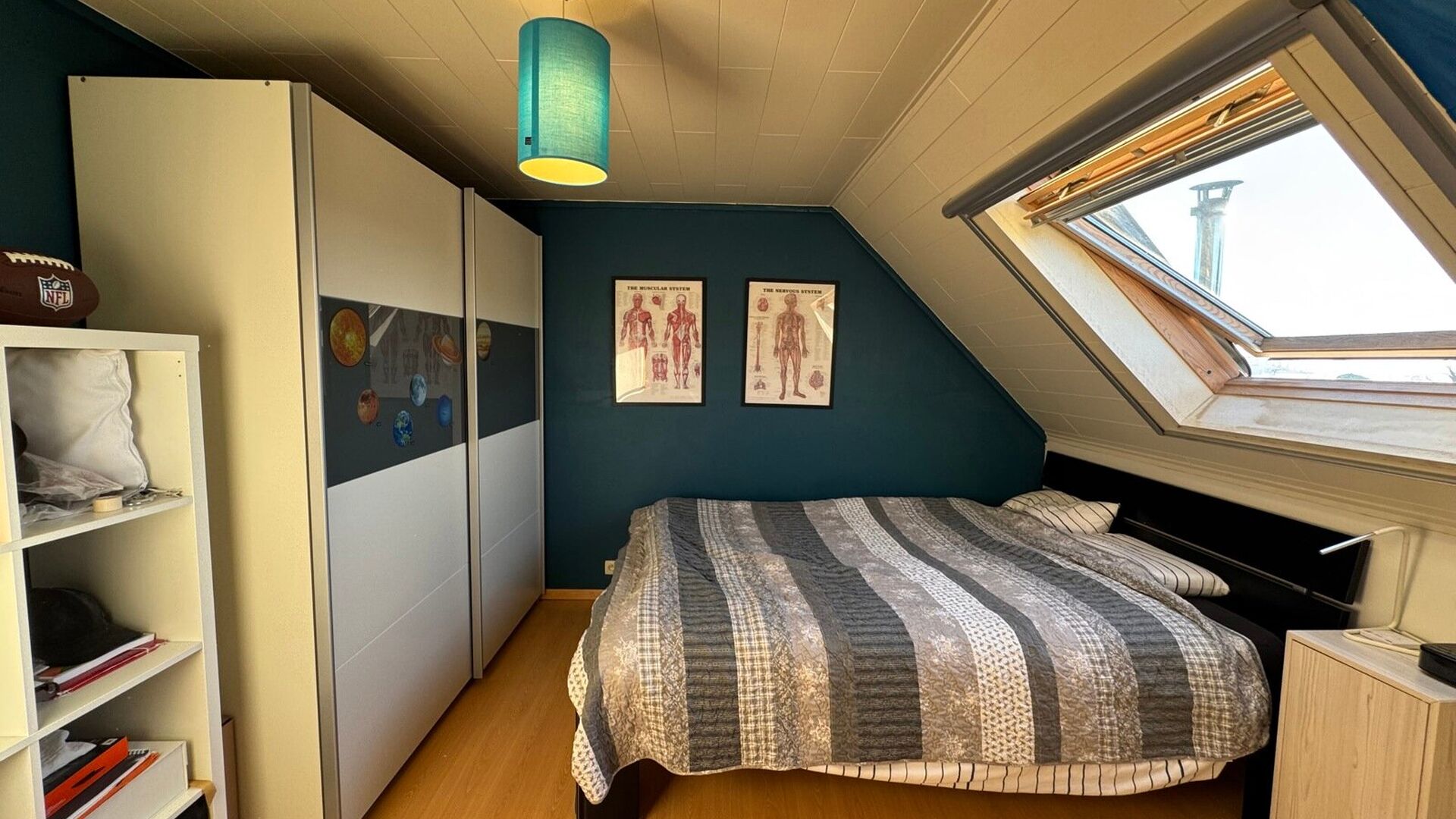 Ben je op zoek naar een unieke kans om een succesvolle frituur met ruime woning over te nemen? Dit prachtige pand aan de Tiensesteenweg 67a in Binkom biedt alles wat je nodig hebt om te wonen én ondernemen op één locatie!

Specificaties:

Perceelopperv