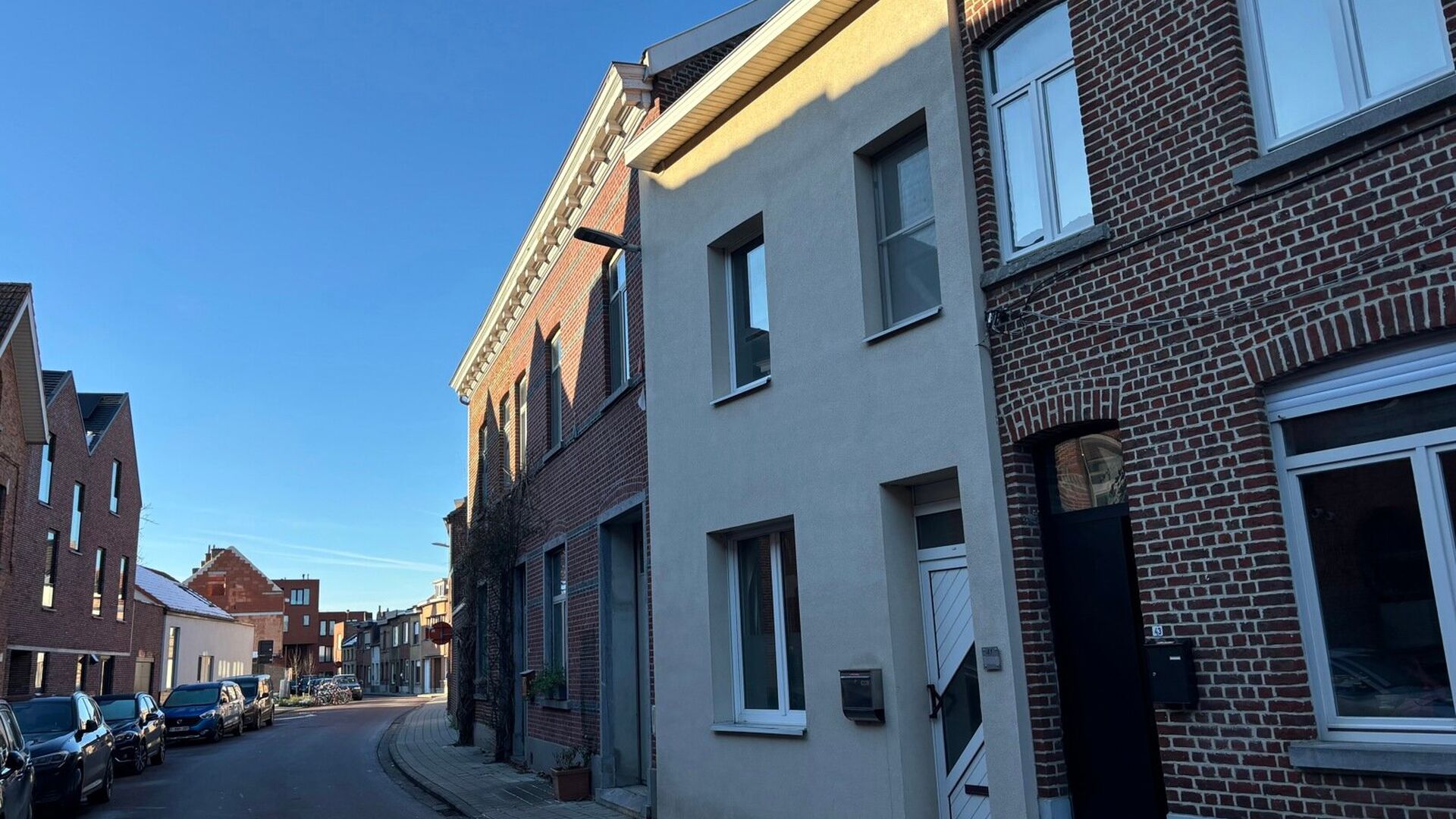 This charming home is located in the quiet and cozy Richard Valvekensstraat in Kessel-op. The home offers an ideal combination of comfort and tranquility, perfect for those looking for a nice place to live in a green and quiet environment.

The house has 