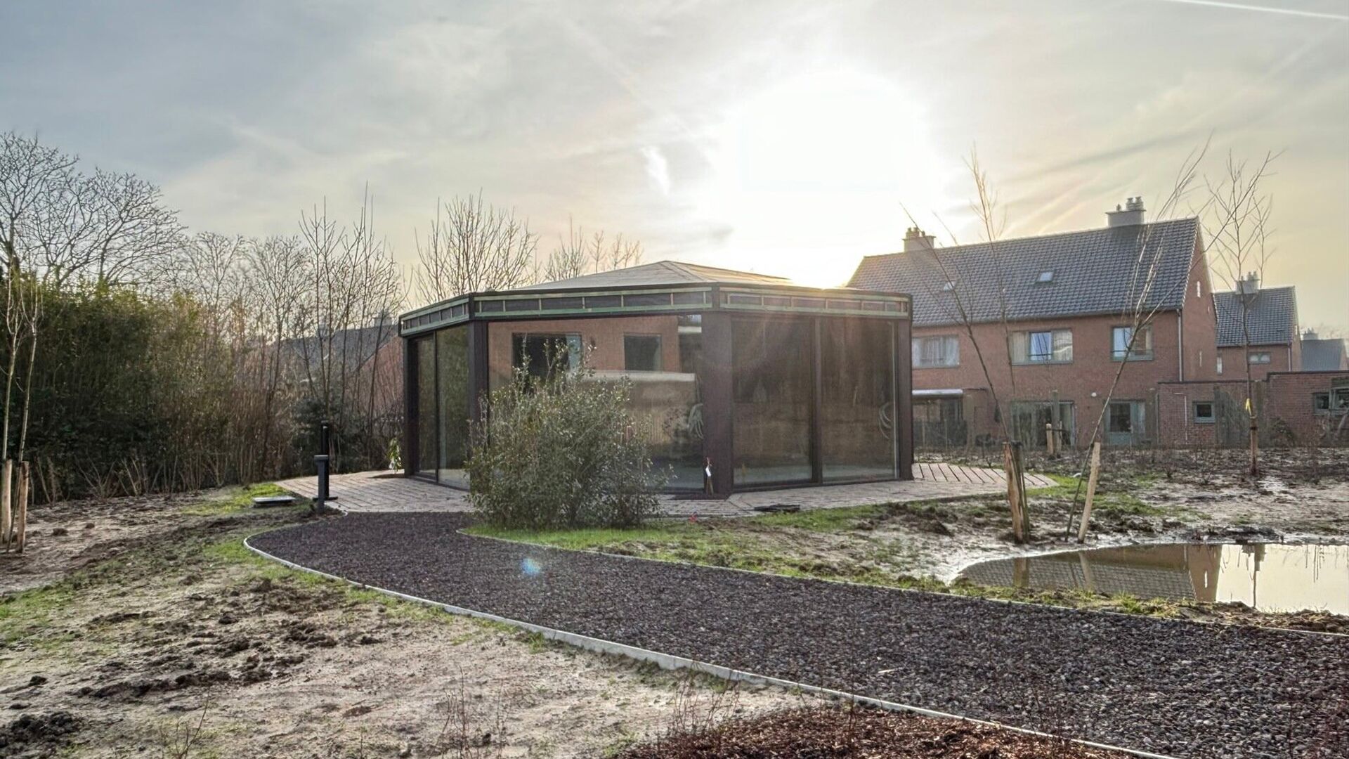 Are you looking for a modern, perfectly located commercial space for your business? This newly constructed building in Heverlee offers everything you need to develop your business successfully. Situated on the strategically important Celestijnenlaan, clos