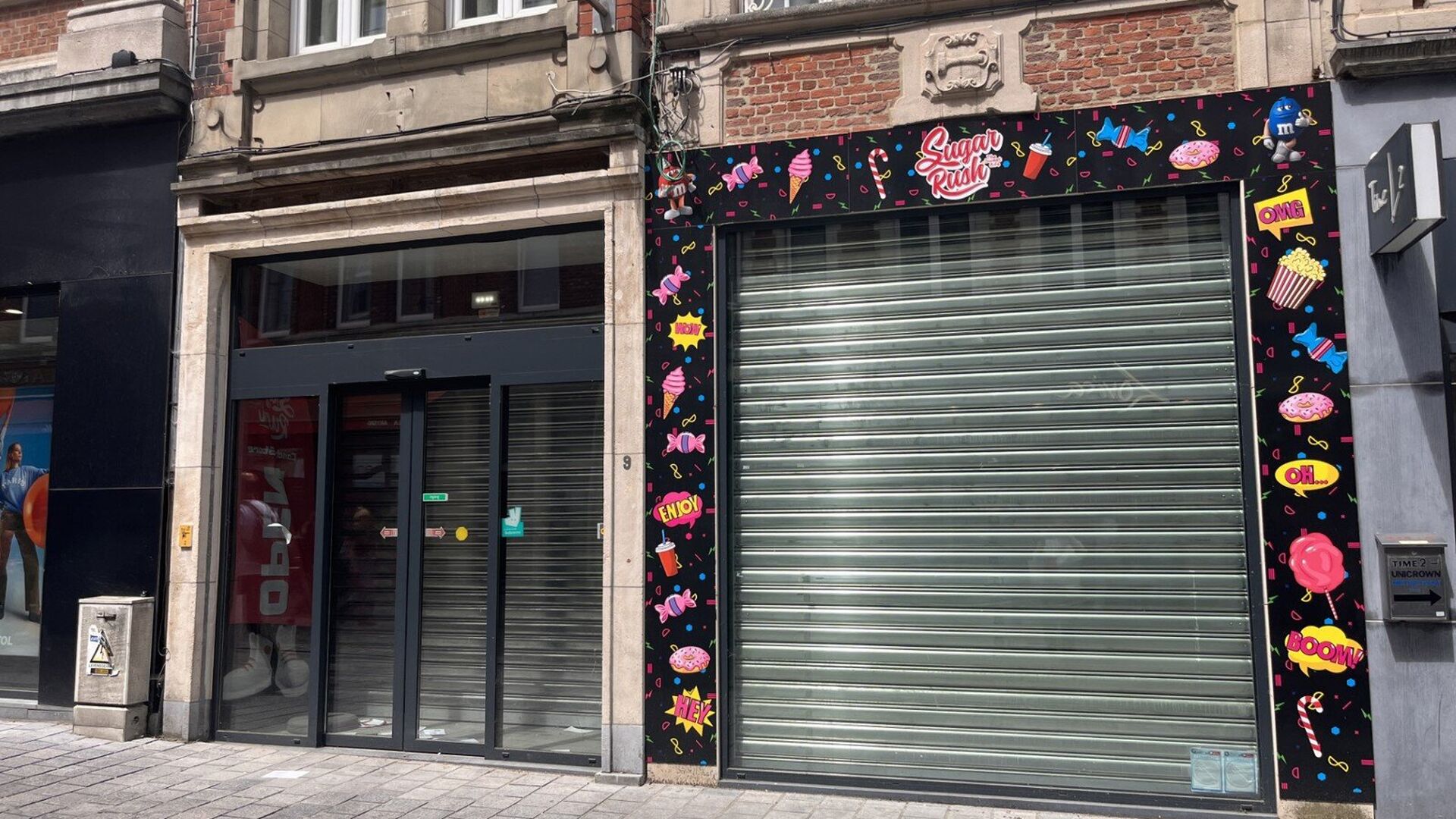 Dit handelspand is gelegen aan het begin van de Diestsestraat tegen het historisch centrum aan, vlak tegenover de Standaard Boekhandel. Het handelspand is +- 110 m² groot en onmiddellijk beschikbaar!