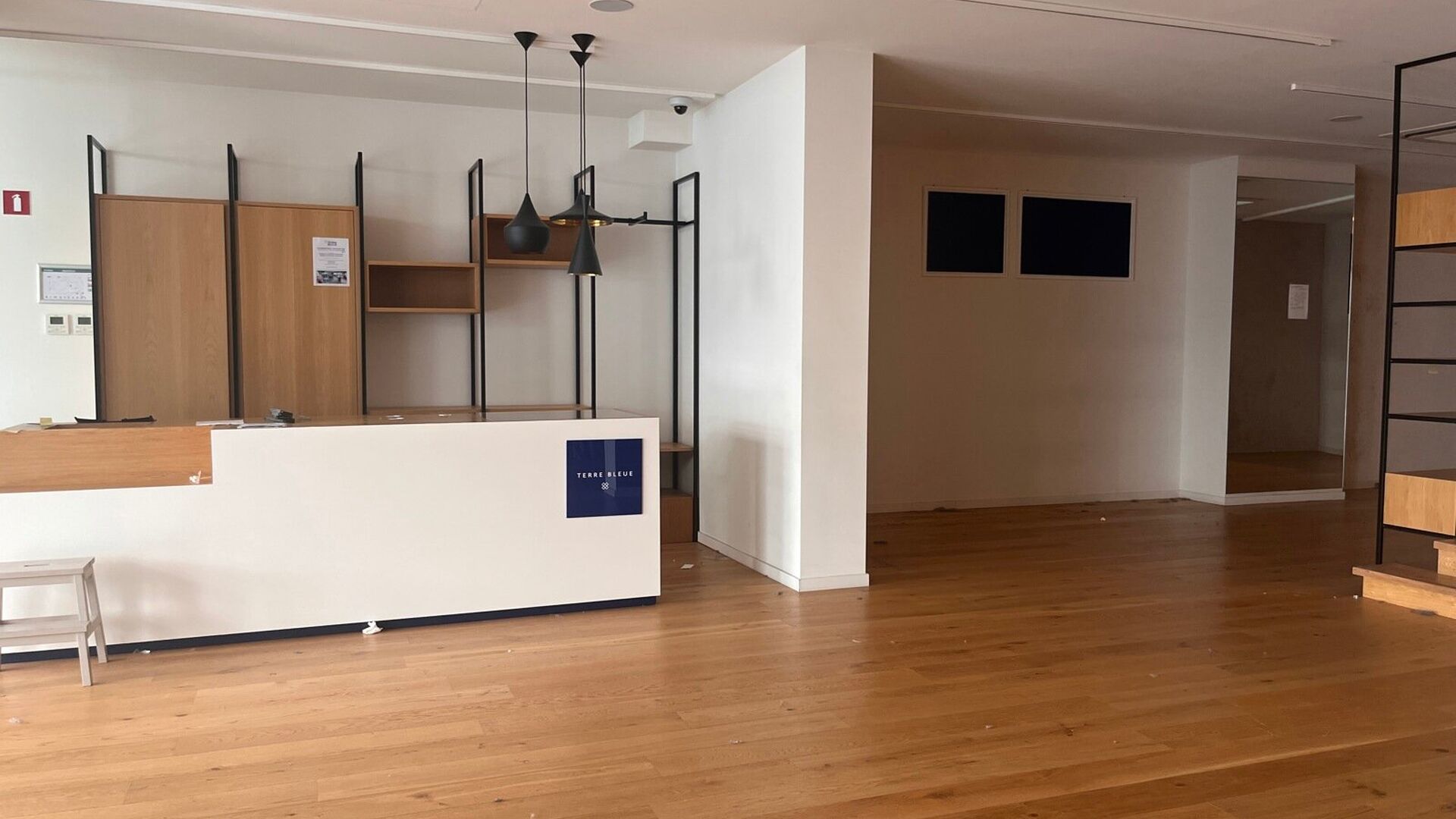 Vous êtes à la recherche d'un immeuble commercial bien situé pour développer votre entreprise ? Cette propriété de pas moins de 250 m², située sur la très animée Bondgenotenlaan à Louvain, vous offre tout ce dont vous avez besoin.

Espace : Une