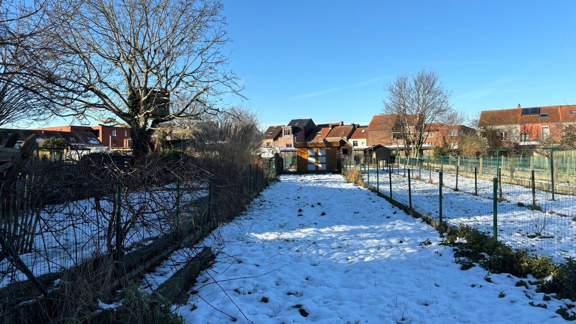 Cette charmante maison est située dans la tranquille et accueillante Richard Valvekensstraat à Kessel-op. La propriété offre une combinaison idéale de confort et de tranquillité, parfaite pour ceux qui recherchent un endroit agréable à vivre dans 